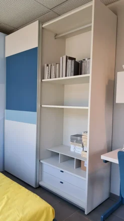 Discount Cameretta in laminato opaco Cameretta moretti blu Moretti compact scontata a PREZZI OUTLET Camerette