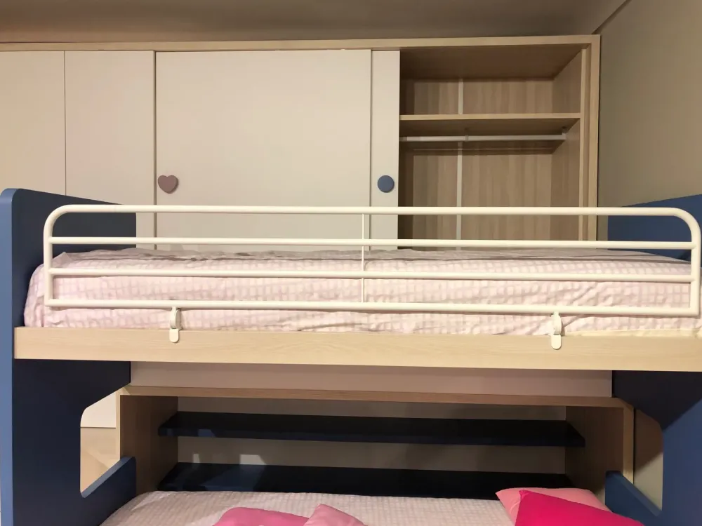 Cameretta Merlino con letto a soppalco scorrevole in Offerta Outlet^Doimo CityLine