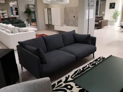 Presotto Caspar tessuto in misto piuma a prezzo scontato- Divani