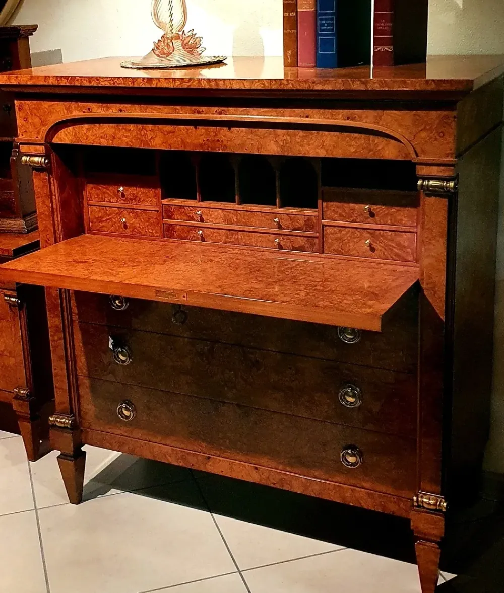 Artigianale Cassettiera Classica modello Stile direttorio in radica a marchio in Offerta Outlet- Cassettiere