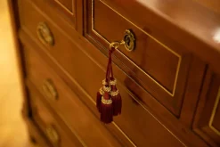 Outlet Cassettiera Gruppo in ciliegio massello in Legno in offerta Cassettiere