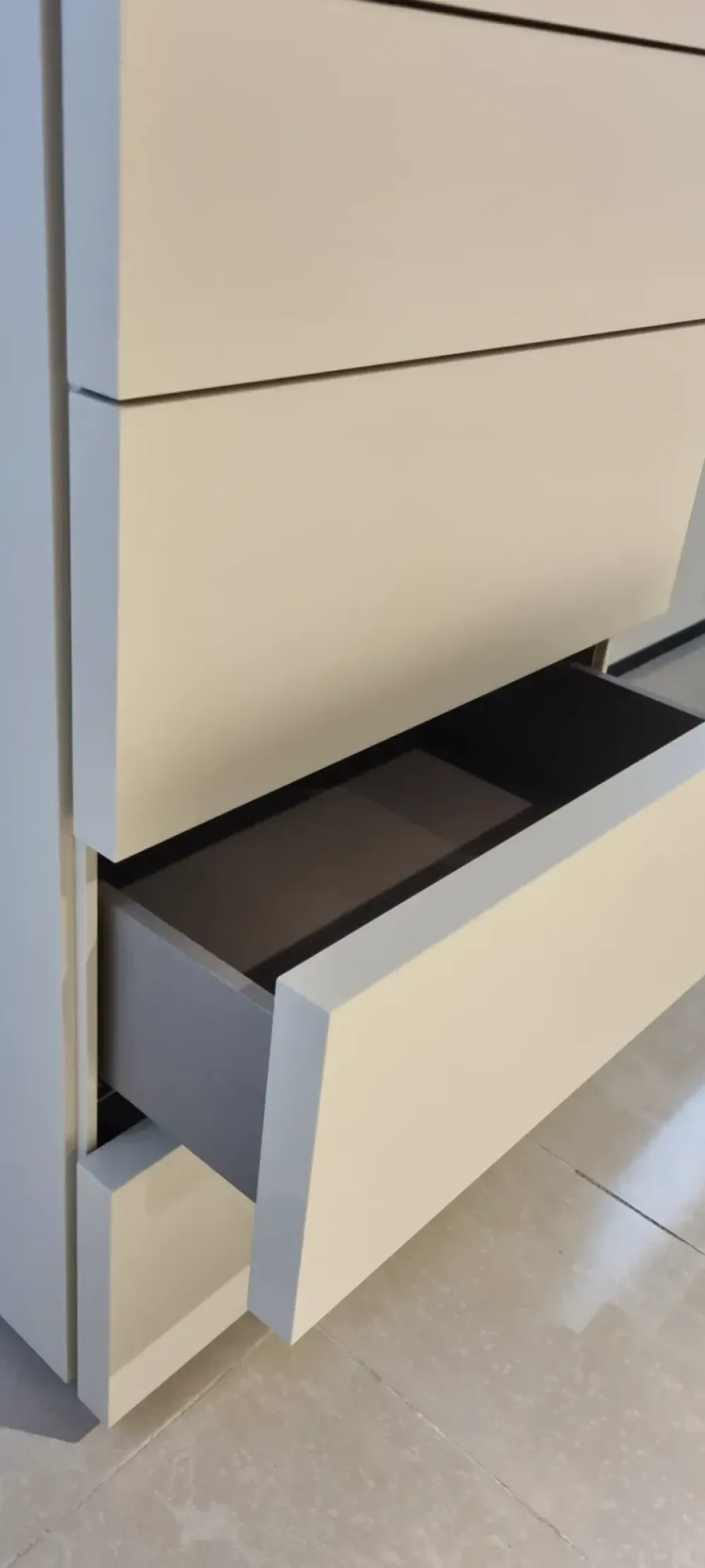 Online Cassettiera in Laccato opaco Valeo a prezzo scontato Cassettiere