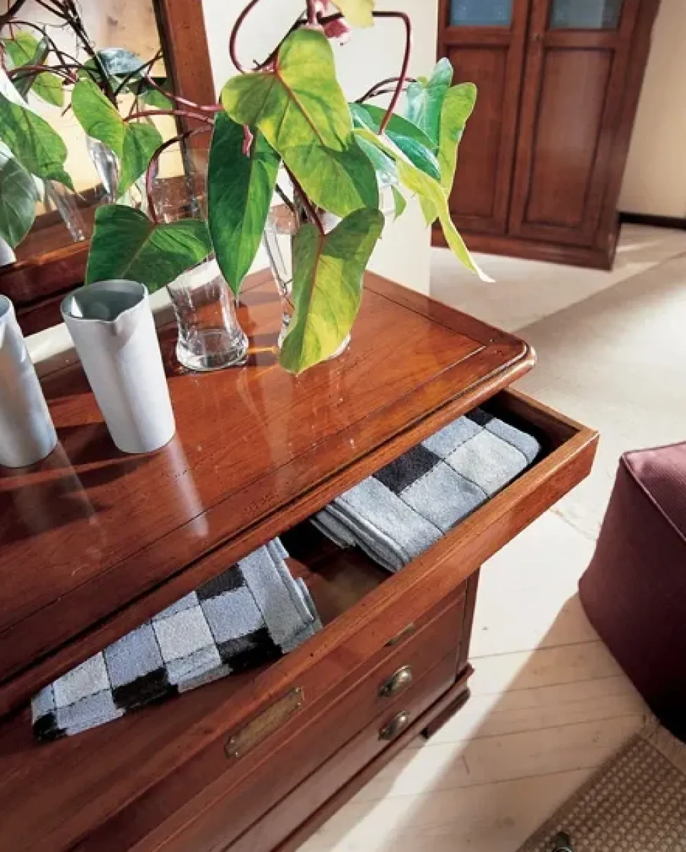 Artigianale Cassettiera in Legno Modello quadrifogli a prezzo Outlet- Cassettiere