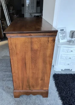 Cassettiera modello I solisti in Legno in offerta^Mobilificio Bellutti Outlet