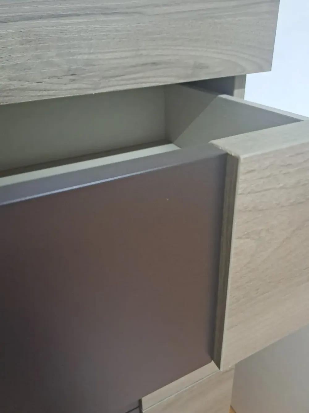 Cassettiera modello Oslo in Laccato opaco in Offerta Outlet Cassettiere