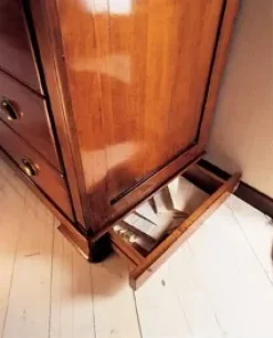 Artigianale Cassettiera Romantico modello Modello quadrifogli a marchio a prezzo scontato- Cassettiere