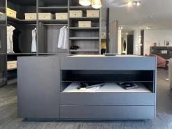 Poliform Cassettiera Set up  per una camera Design a marchio scontata- Cassettiere