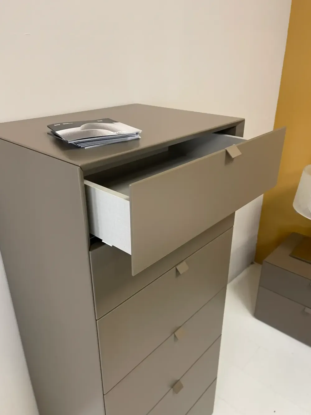 Discount Cassettiera Settimino testris laccato opaco in Laccato opaco in offerta Cassettiere