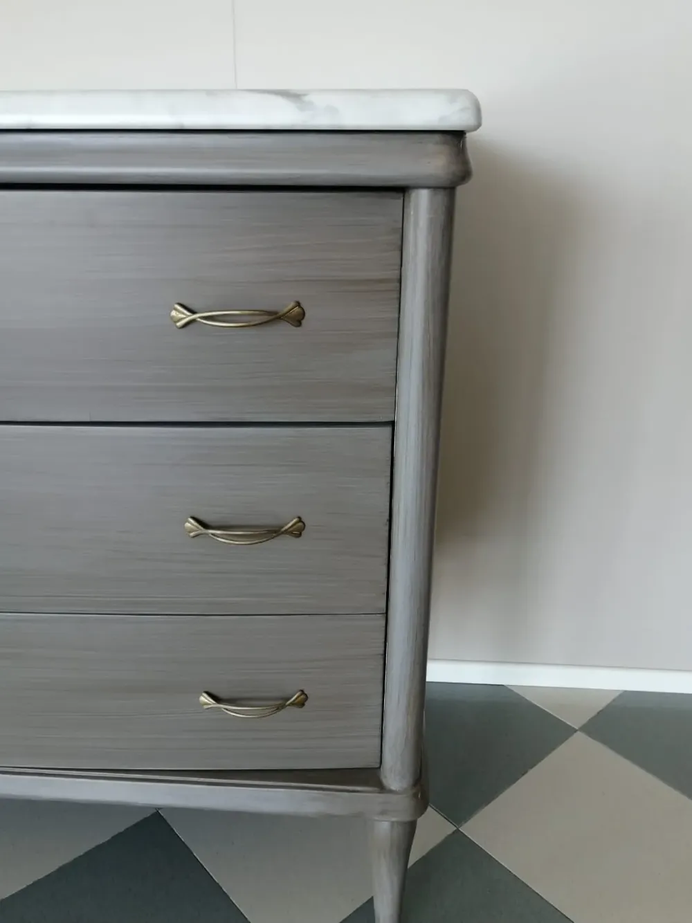 Cassettoni di antiquariato modello Comò antiquario con forte sconto^Minotti Hot