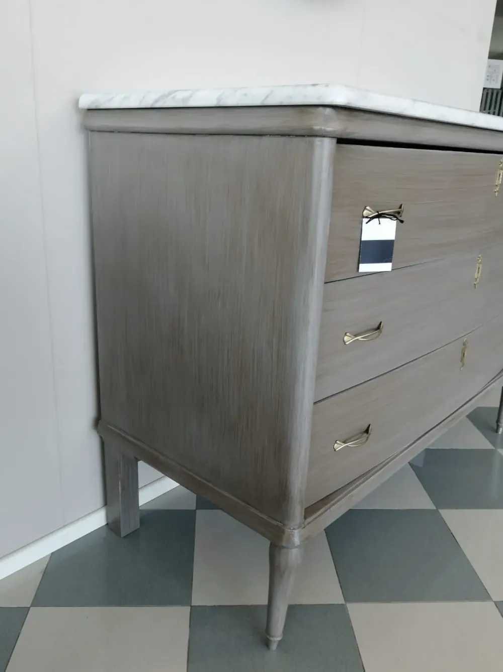 Cassettoni di antiquariato modello Comò antiquario con forte sconto^Minotti Hot