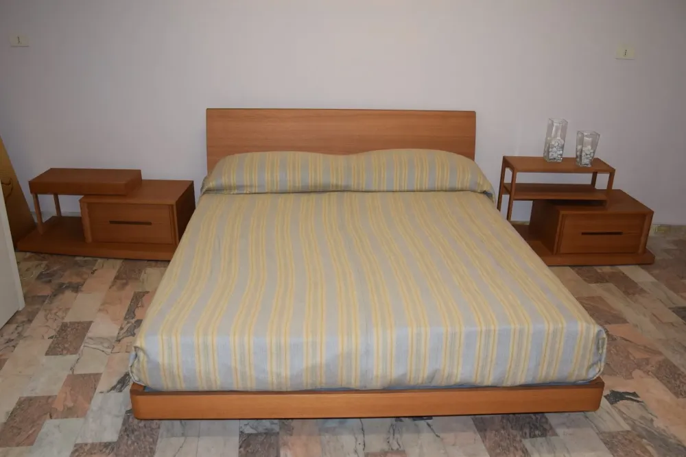 New Comò e comodini Feel a prezzo scontato in legno Cassettiere