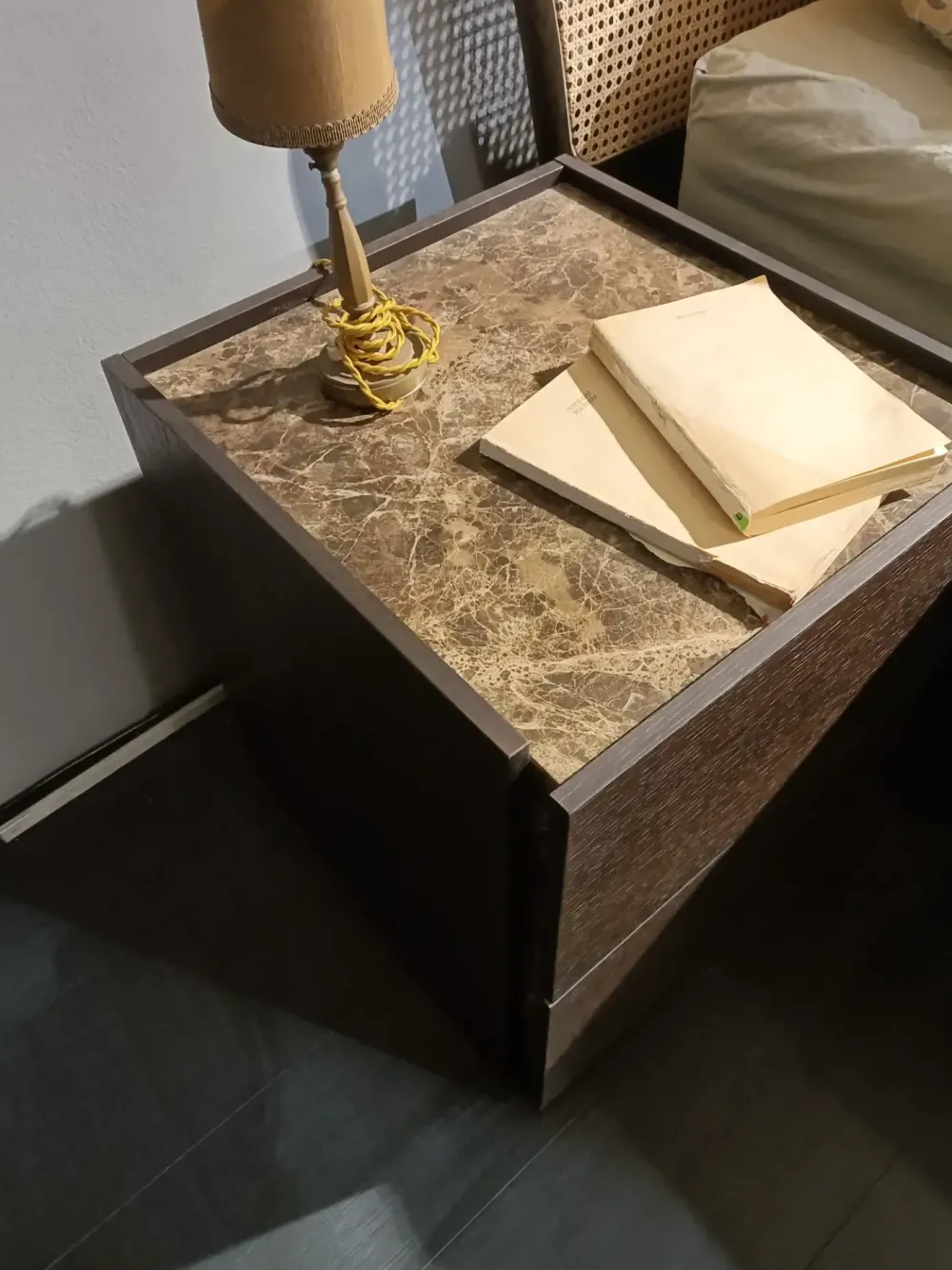 Pianca Comodino Atlante di a PREZZI OUTLET- Comodini