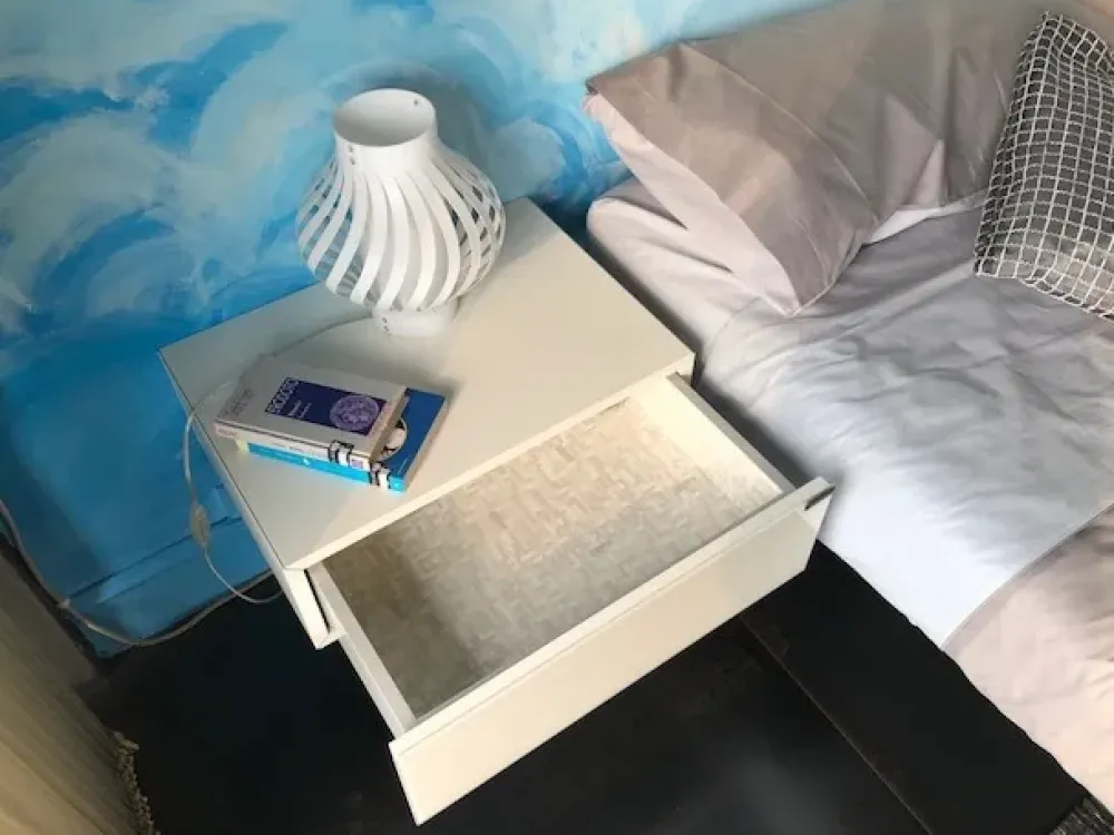 Lago Comodino 36e8 di scontato del 33%- Comodini