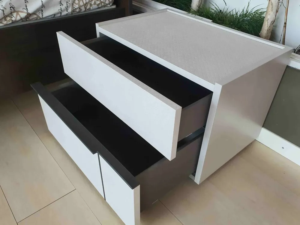 Comodino Hashtag di scontato del 40%^Tomasella New