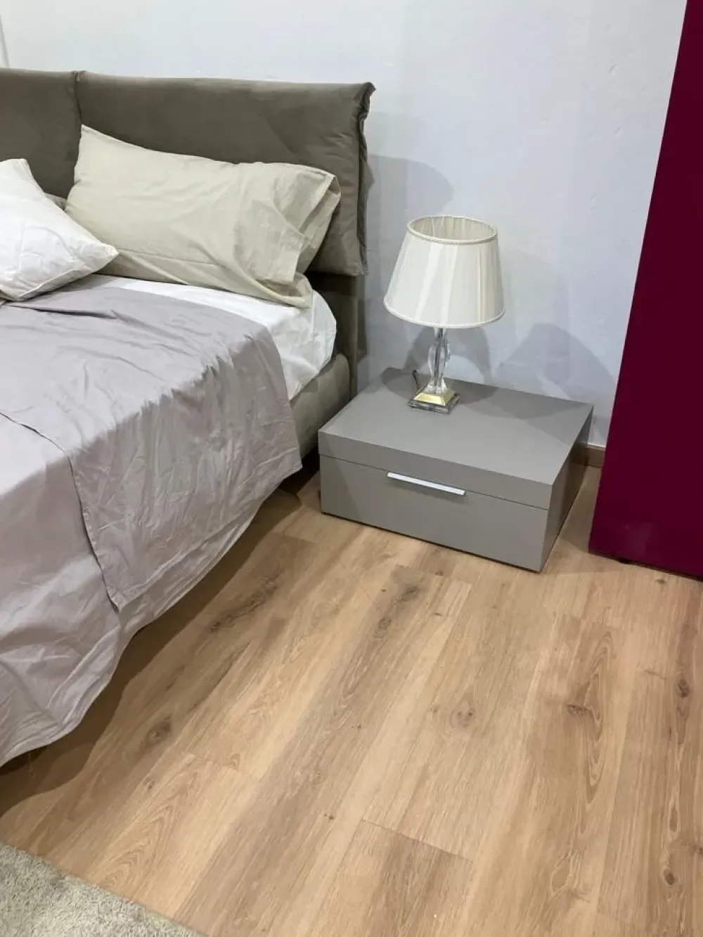 Artigianale Comodino Jolly di scontato del 40%- Comodini