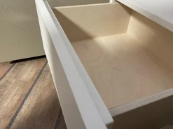 New Comodino Linea di a prezzo scontato Comodini