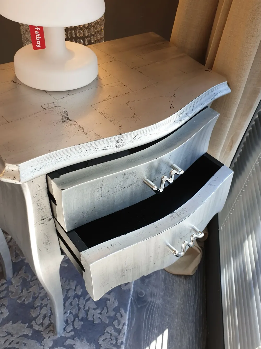 Comodino modello Argento antico a prezzo scontato in legno^Milanomondo