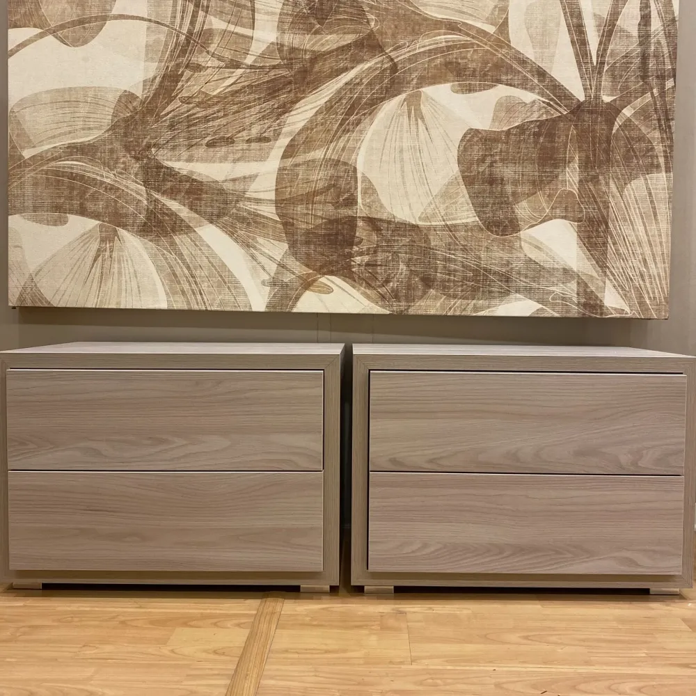 Giessegi Comodino modello Parigi a marchio con forte sconto- Comodini