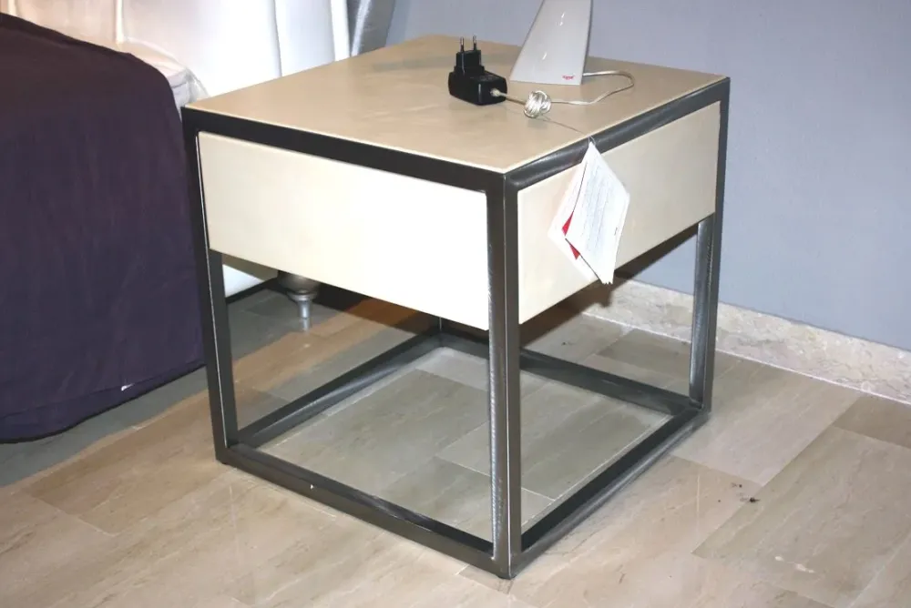 Comodino modello Trinity a PREZZI OUTLET^Baxter Clearance