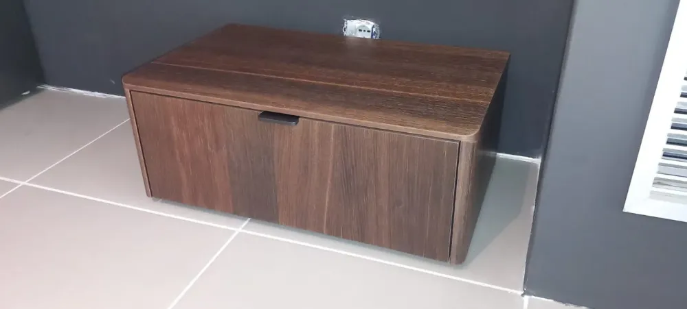 Comodino Timeless di a prezzo ribassato Comodini