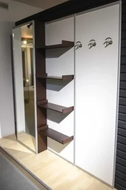 Gamma Composizione verticale da ingresso con specchio e appendiabiti- Pareti Attrezzate