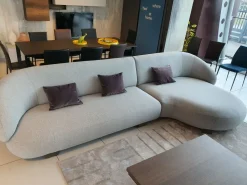 Outlet Con penisola a 5 posti Pacific di : prezzo su richiesta Divani