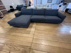 Felis Con penisola Conrad di a prezzo ribassato- Divani