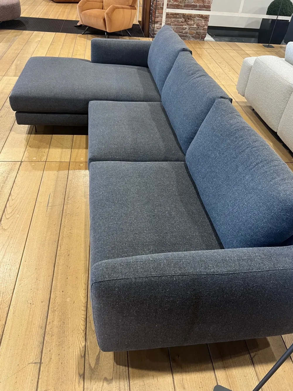 Felis Con penisola Conrad di a prezzo ribassato- Divani