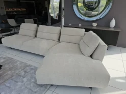 Online Con penisola tessuto modello Atlantis di Divani