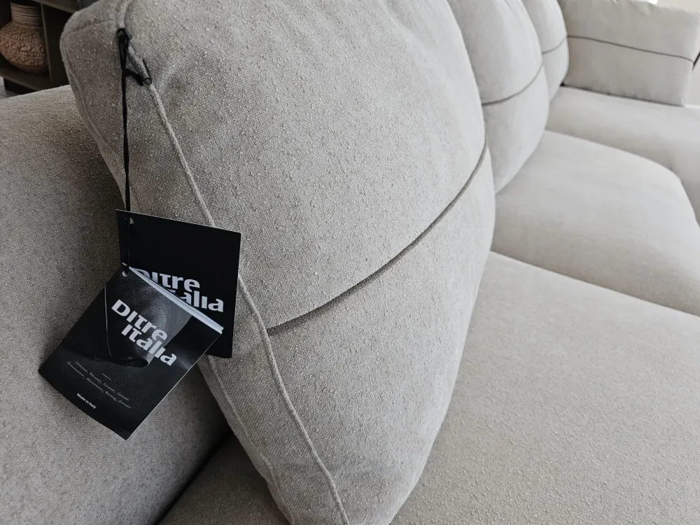 Online Con penisola tessuto modello Atlantis di Divani