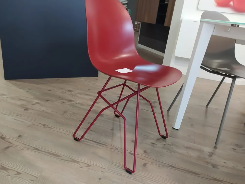 Connubia : Tavolo Pentagon in offerta outlet. Design unico ed elegante.- Tavoli