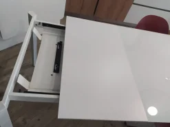 Connubia : Tavolo Pentagon in offerta outlet. Design unico ed elegante.- Tavoli