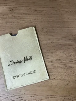 Devina Nais Consolle Consolle free in stile design in Offerta Outlet- Consolle