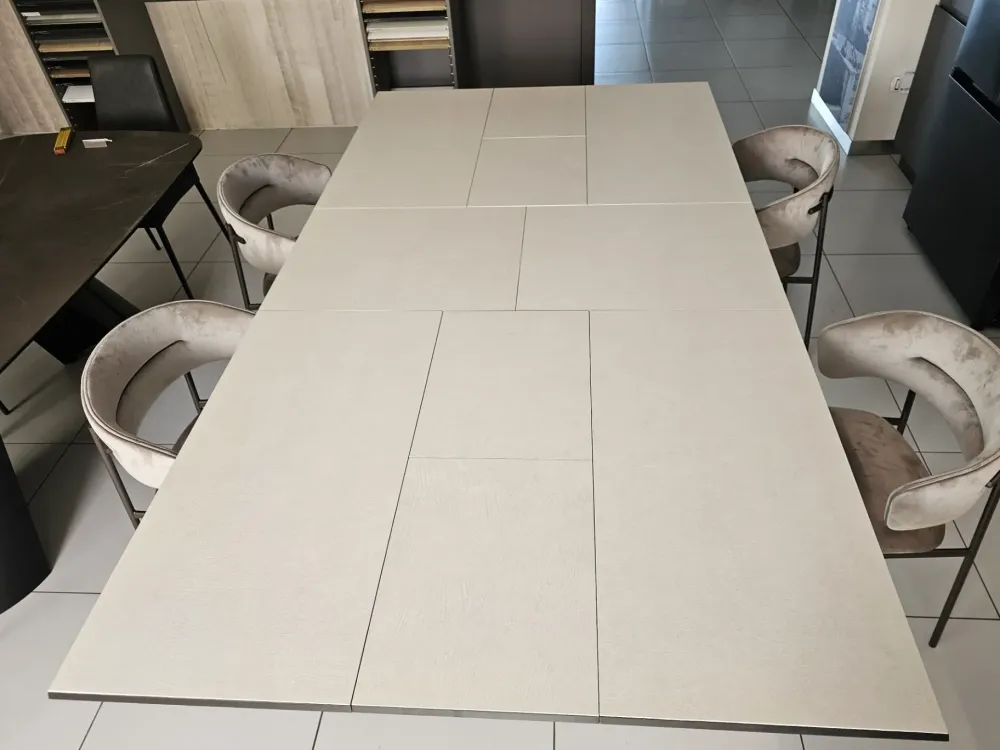 Contatta il venditore per scoprire il prezzo del tavolo Tavolo ceramica luce^Ozzio Best