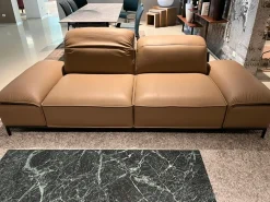 Outlet Contatta il venditore per scoprire il prezzo del Divano Adam : compila il modulo di richiesta informazioni Divani