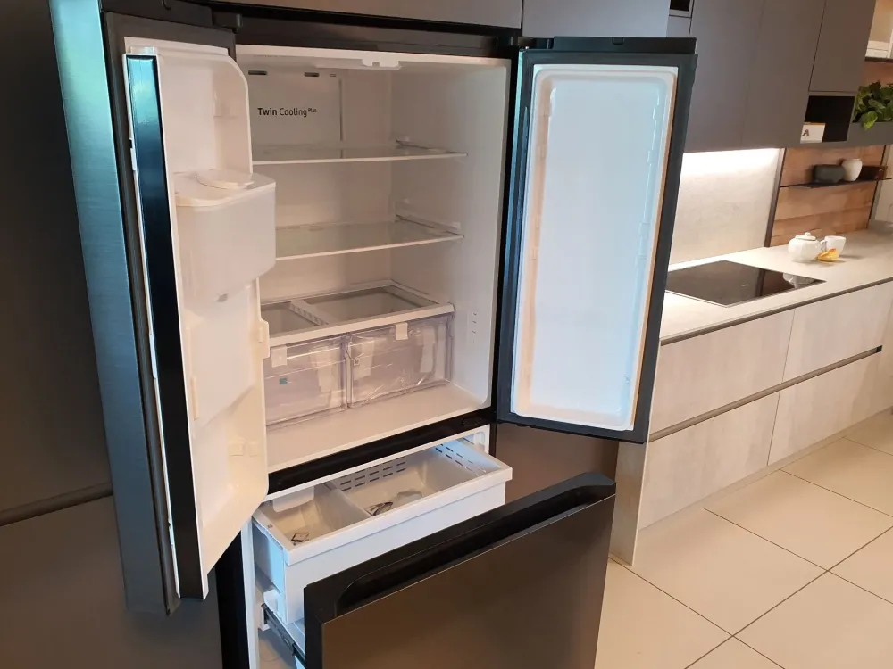 Hot Cucina a PREZZI OUTLET in laccata opaco -43% Cucine Ad Angolo|Cucine Moderne