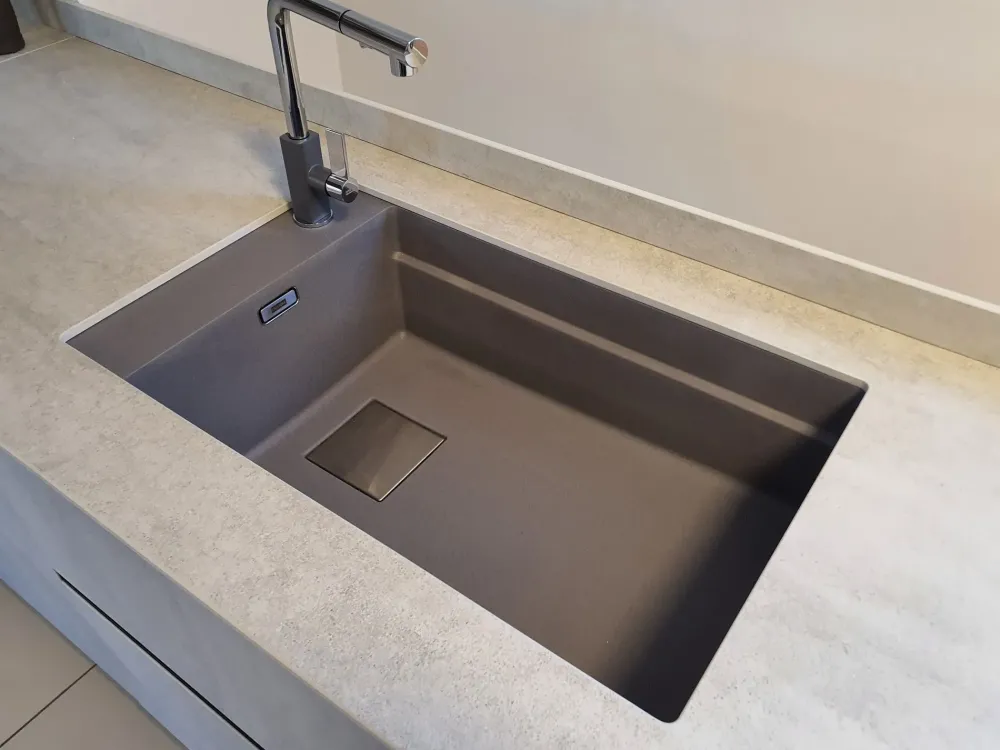 Hot Cucina a PREZZI OUTLET in laccata opaco -43% Cucine Ad Angolo|Cucine Moderne