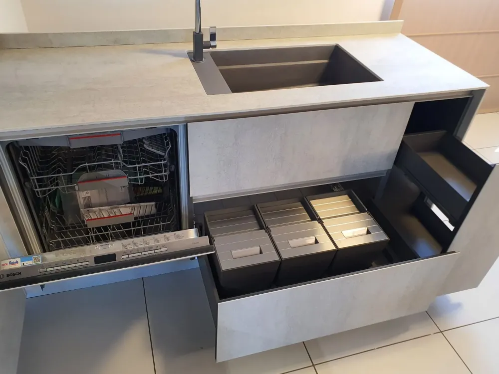 Hot Cucina a PREZZI OUTLET in laccata opaco -43% Cucine Ad Angolo|Cucine Moderne