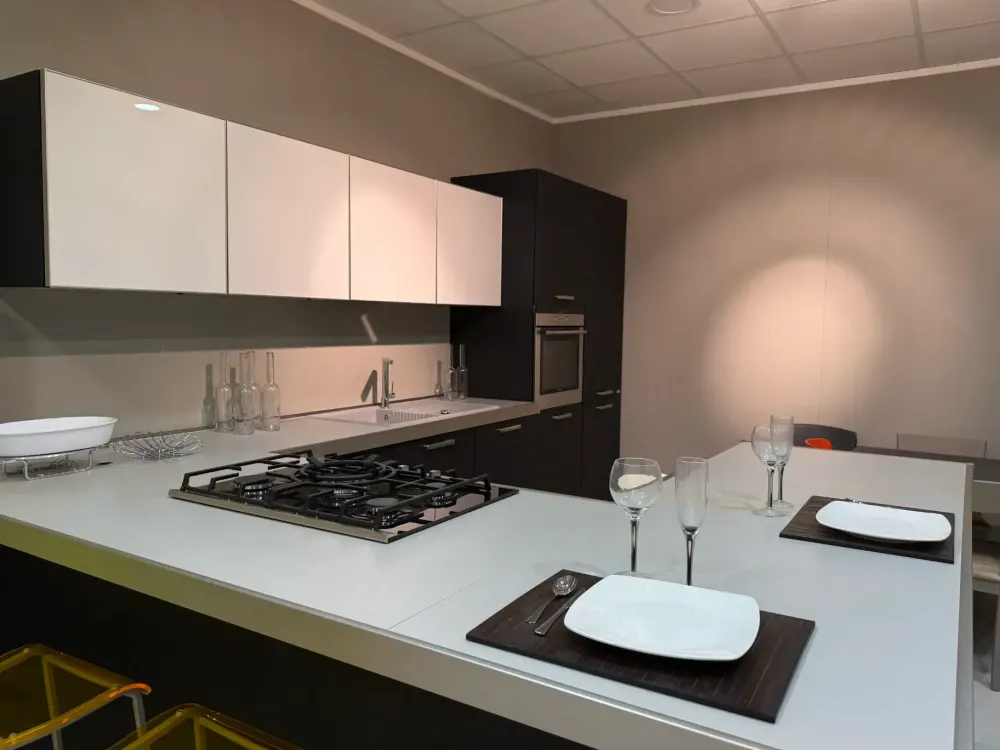 Cucina a prezzo ribassato ad angolo moderna Cucina osaka maistri^Maistri Cucine