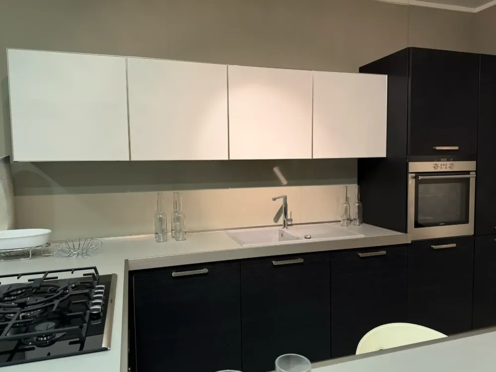 Cucina a prezzo ribassato ad angolo moderna Cucina osaka maistri^Maistri Cucine