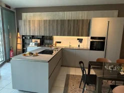 Cucina a prezzo ribassato con penisola moderna D23^Doimo Cucine Sale