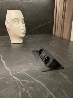 Cucina a prezzo scontato con penisola design Menta^Miton Discount