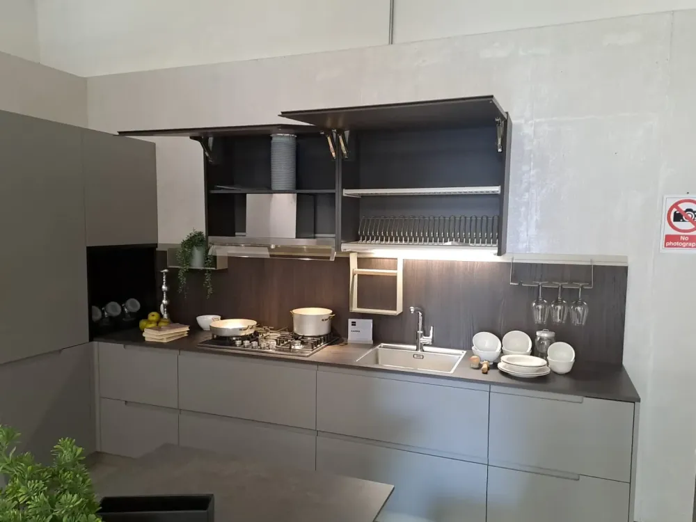 Cucina ad angolo design grigia Karma a soli 10600 Euro^Stosa Discount