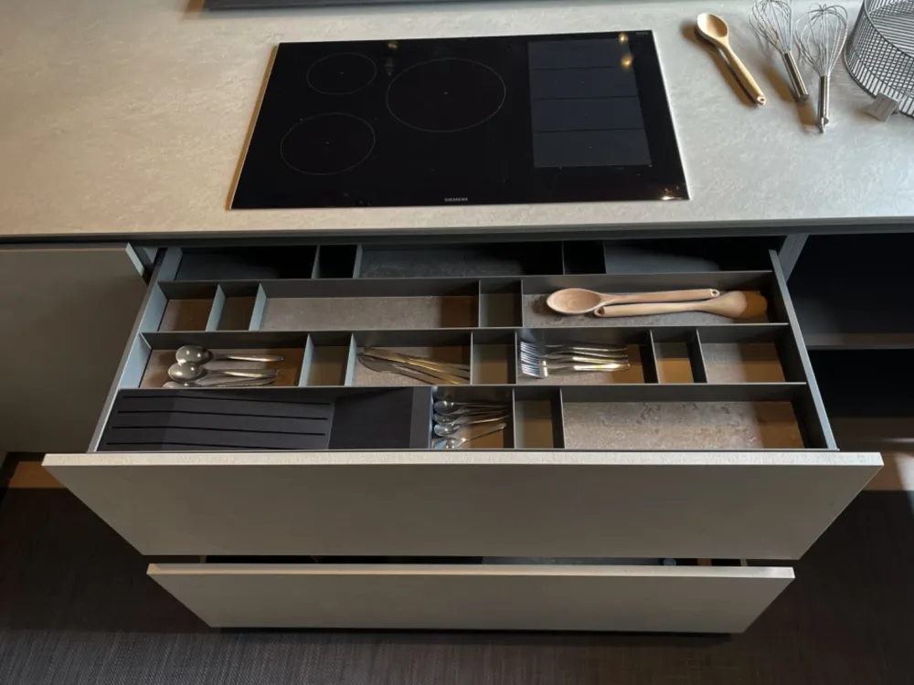 Cucina ad angolo design grigia Mh6 a soli 22600 Euro^Modulnova Best
