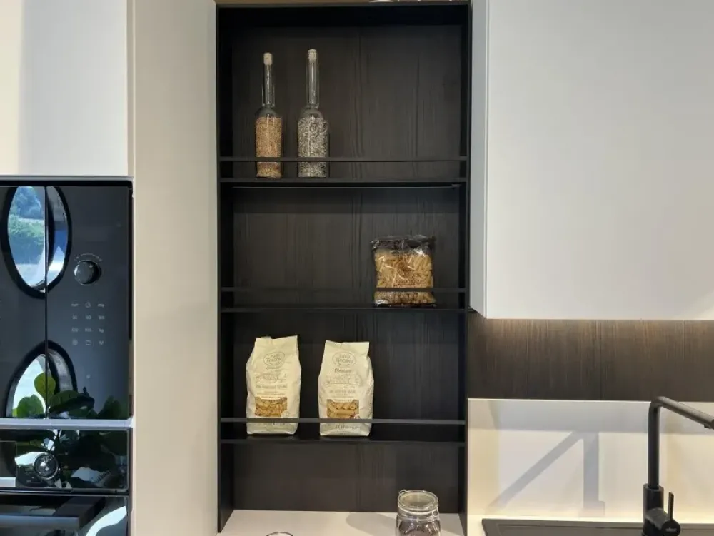 Cucina ad angolo in laccata opaco bianca Infinty a prezzo ribassato^Stosa Hot