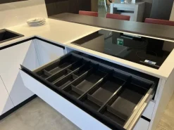 Cucina ad angolo in laccata opaco bianca Infinty a prezzo ribassato^Stosa Hot