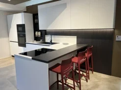 Cucina ad angolo in laccata opaco bianca Infinty a prezzo ribassato^Stosa Hot