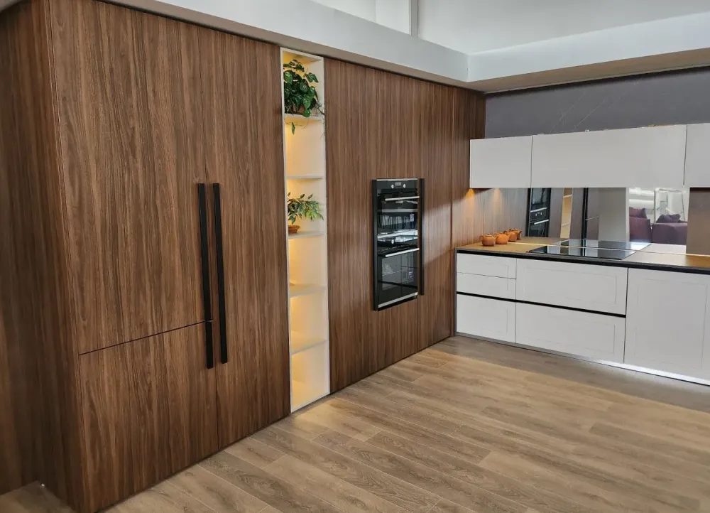 Cucina ad angolo in laccato opaco modello Crono7 ad un prezzo riservato^Artigianale Hot