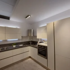 Veneta Cucine Cucina ad angolo in laccato lucido a prezzo ribassato 61%- Cucine Ad Angolo|Cucine Moderne
