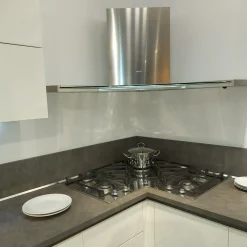 Veneta Cucine Cucina ad angolo in laccato lucido a prezzo ribassato 61%- Cucine Ad Angolo|Cucine Moderne